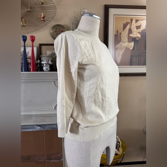 Fame on Central Meli Basic Crew Sweater in Ivory size M - Picture 15 of 15